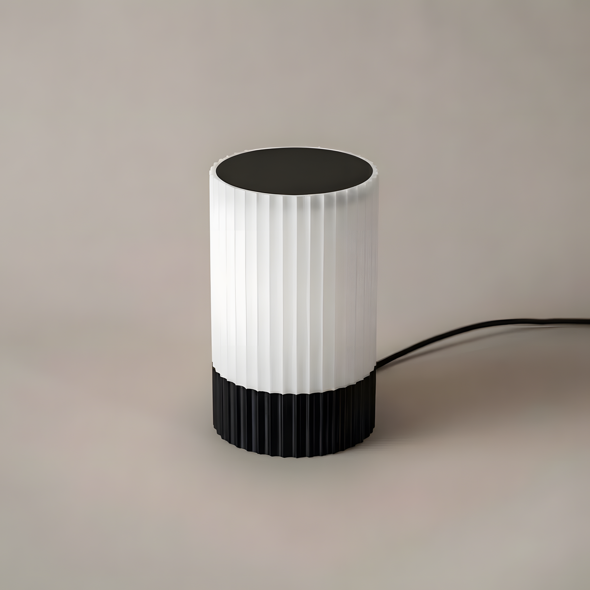 Luminária Candeeiro Alto, apagada em fundo neutro