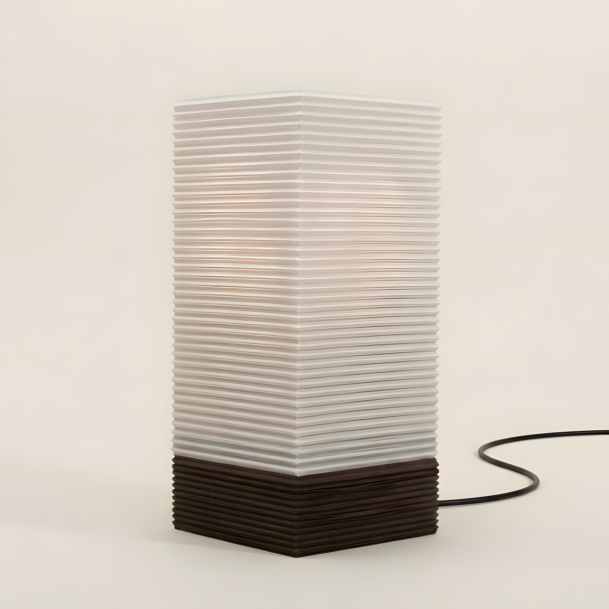Luminária Torre Longa, luminária impressa em 3D da Éttore Decor, acesa em fundo neutro