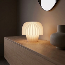 Luminária Cogumelo, luminária impressa em 3D da Éttore Decor, ao anoitecer | slide: 4