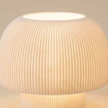Luminária Cogumelo, luminária impressa em 3D da Éttore Decor, detalhe da textura | slide: 5