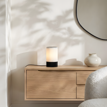 Luminária Candeeiro Alto, luminária impressa em 3D da Éttore Decor, acesa, mais perto