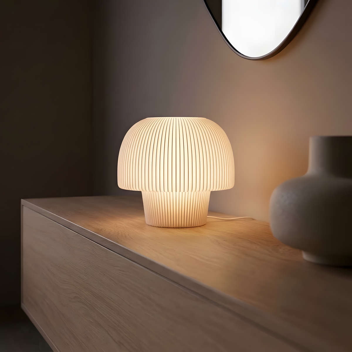 Luminária Cogumelo, luminária impressa em 3D da Éttore Decor, acesa, still life