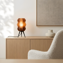 Luminária Velvet Marrom, luminária impressa em 3D da Éttore Decor, acesa, mais perto | slide: 3