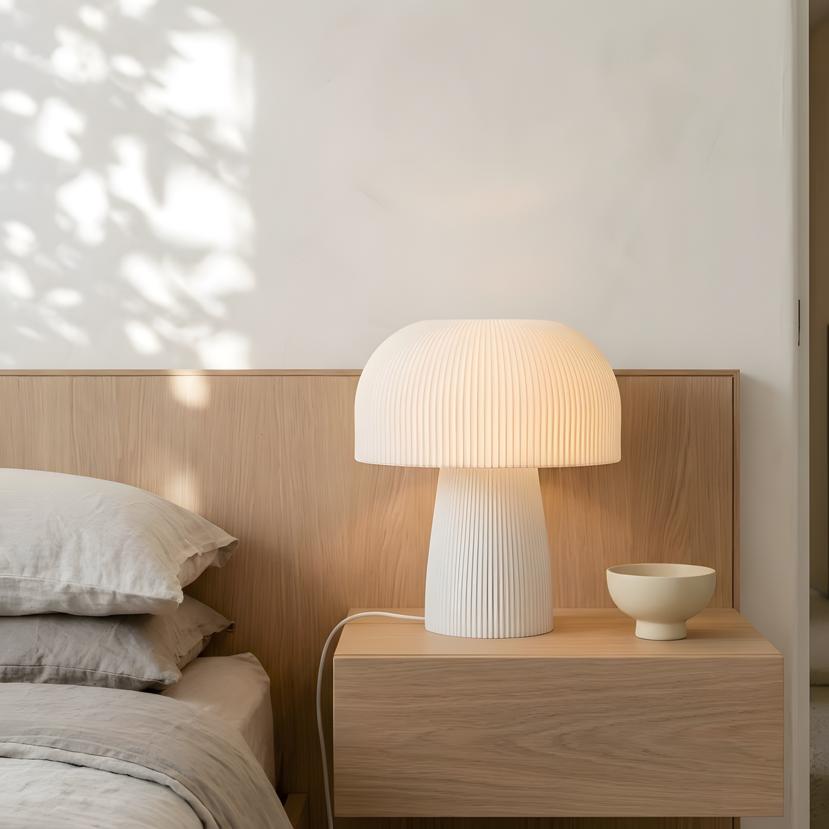 Luminária Super Cogumelo, luminária impressa em 3D da Éttore Decor, acesa, mais perto