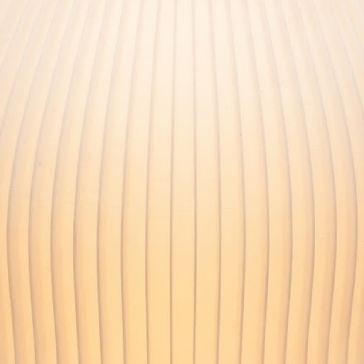 Luminária Boluda, luminária impressa em 3D da Éttore Decor, acesa, detalhe da textura