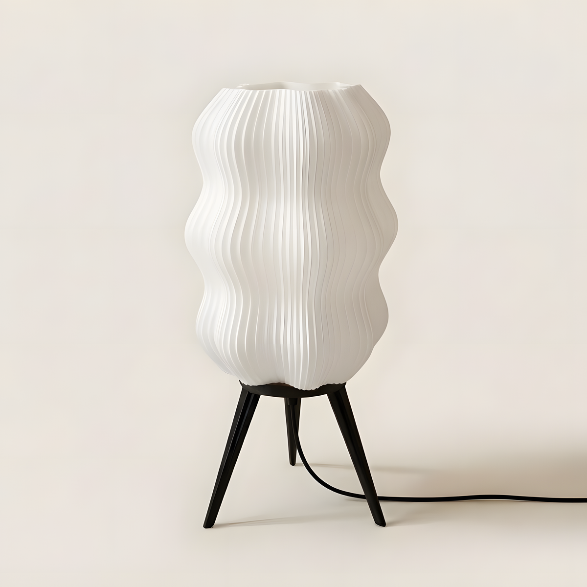 Luminária Velvet Branca, apagada em fundo neutro