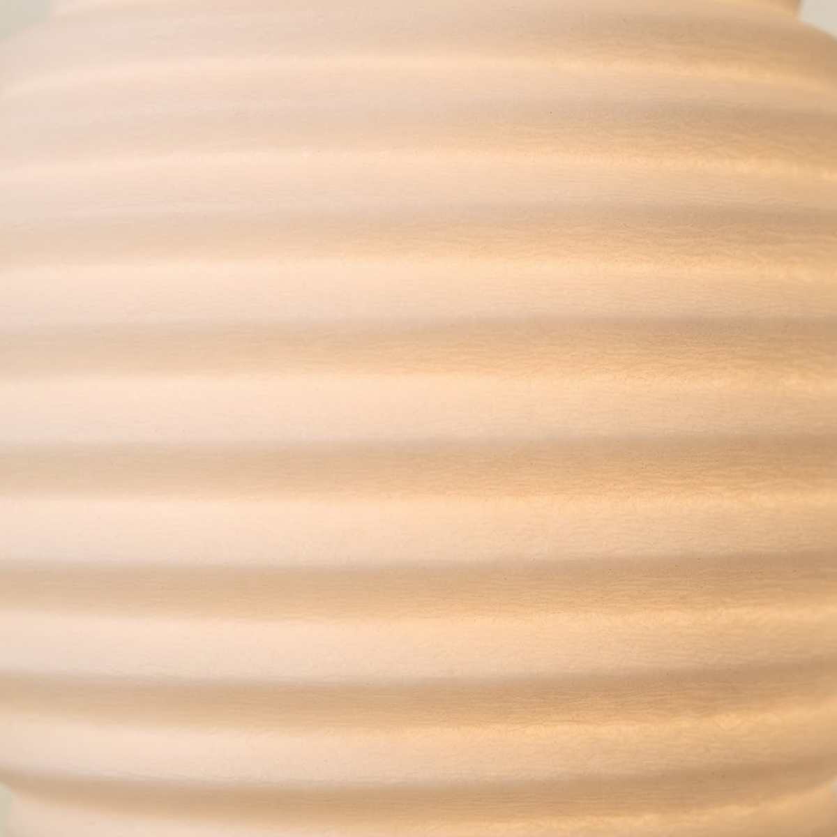 Pendente Waves, pendente impresso em 3D da Éttore Decor, aceso, detalhe da textura